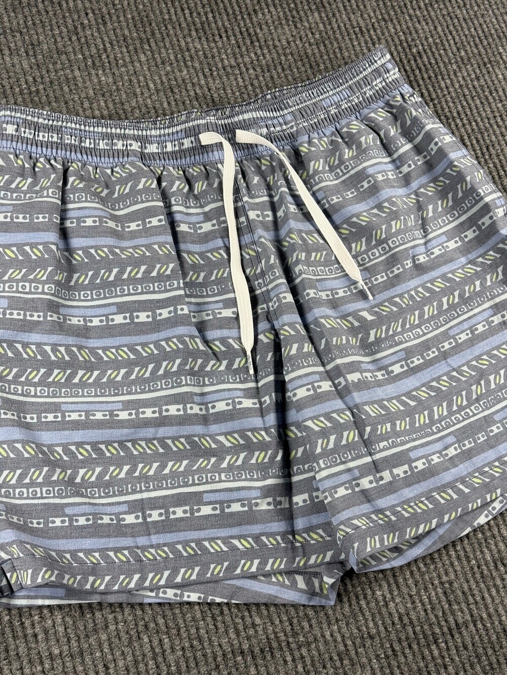 Chubbies Swim Shorts Mens L Light Blue Tribal Print 5.5" Inseam